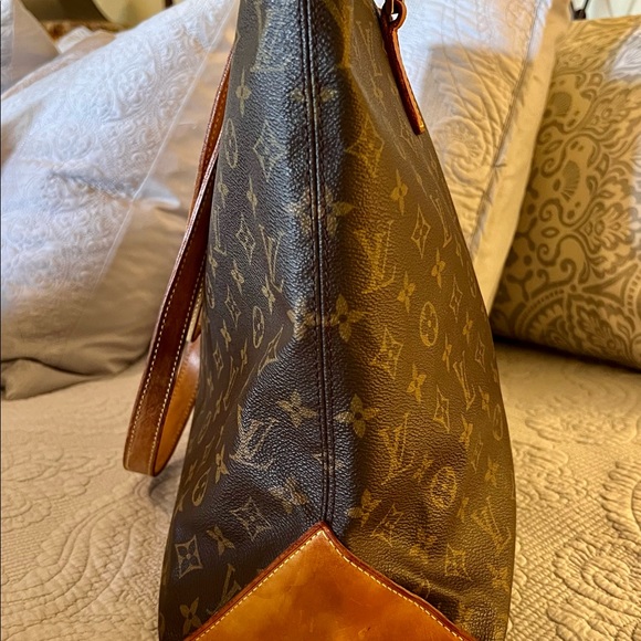 Authentic Louis Vuitton Monogram Mezzo - Picture 6 of 10